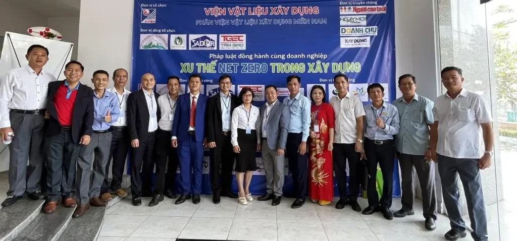 SVIBM: HỘI THẢO “PHÁP LUẬT ĐỒNG HÀNH CÙNG DOANH NGHIỆP – XU THẾ NET ZERO TRONG XÂY DỰNG”