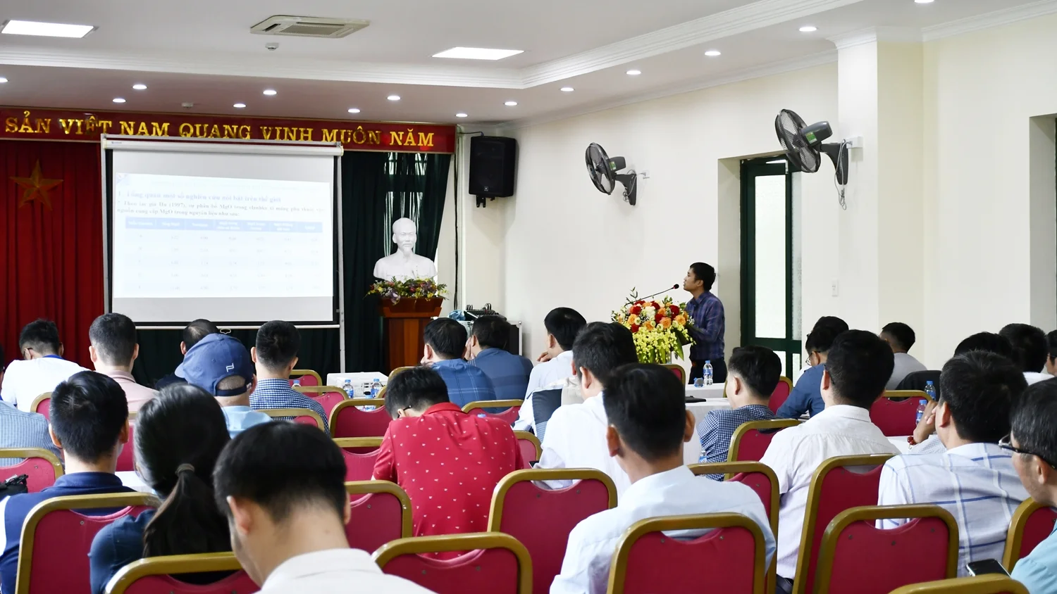 HỘI THẢO KHOA HỌC “SỬ DỤNG ĐÁ VÔI CHẤT LƯỢNG THẤP ĐỂ SẢN XUẤT CLANKE XI MĂNG” HỘI THẢO KHOA HỌC “SỬ DỤNG ĐÁ VÔI CHẤT LƯỢNG THẤP ĐỂ SẢN XUẤT CLANKE XI MĂNG”