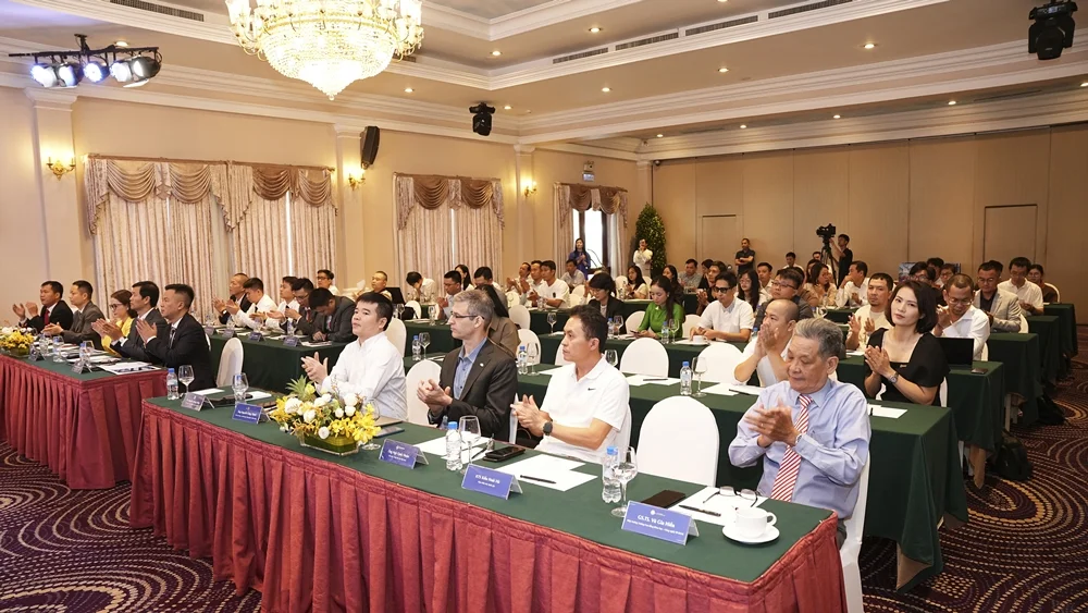 HỘI THẢO “GIẢI PHÁP TIẾT KIỆM NĂNG LƯỢNG VÀ AN TOÀN CHO NHÀ Ở VÀ CÔNG TRÌNH” HỘI THẢO “GIẢI PHÁP TIẾT KIỆM NĂNG LƯỢNG VÀ AN TOÀN CHO NHÀ Ở VÀ CÔNG TRÌNH”