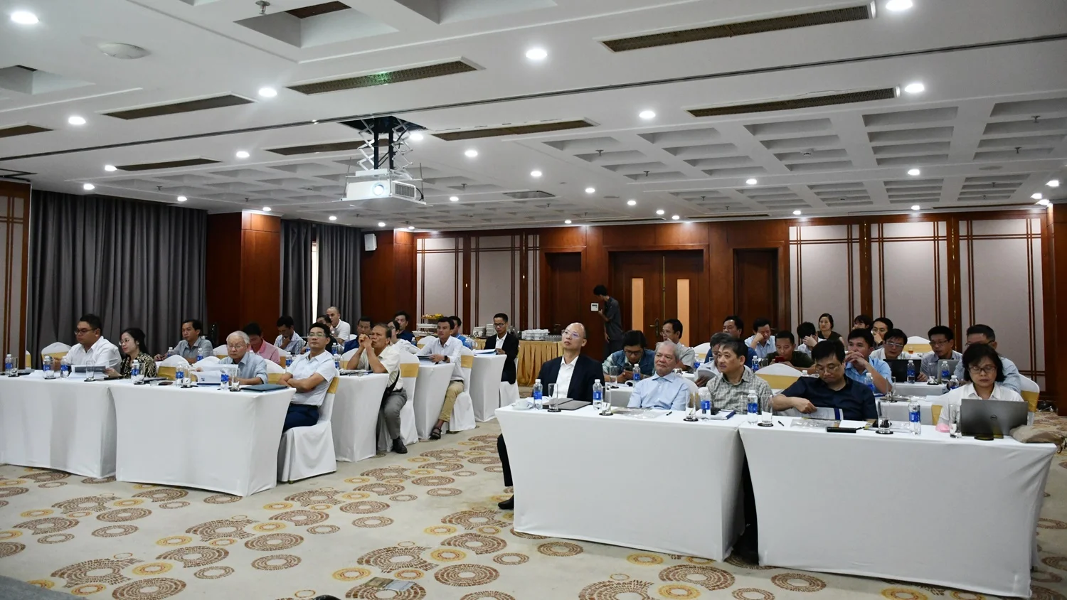HỘI THẢO “XÂY DỰNG TIÊU CHUẨN QUỐC GIA VỀ XI MĂNG – YÊU CẦU KỸ THUẬT VÀ KIỂM TRA CHẤP NHẬN THEO ĐỊNH HƯỚNG MỚI”