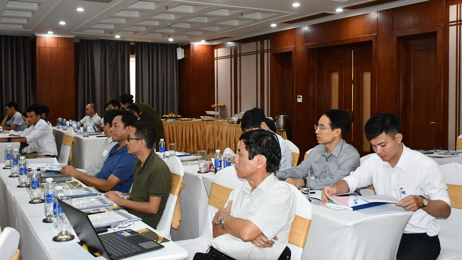 HỘI THẢO “XÂY DỰNG TIÊU CHUẨN QUỐC GIA VỀ XI MĂNG – YÊU CẦU KỸ THUẬT VÀ KIỂM TRA CHẤP NHẬN THEO ĐỊNH HƯỚNG MỚI”