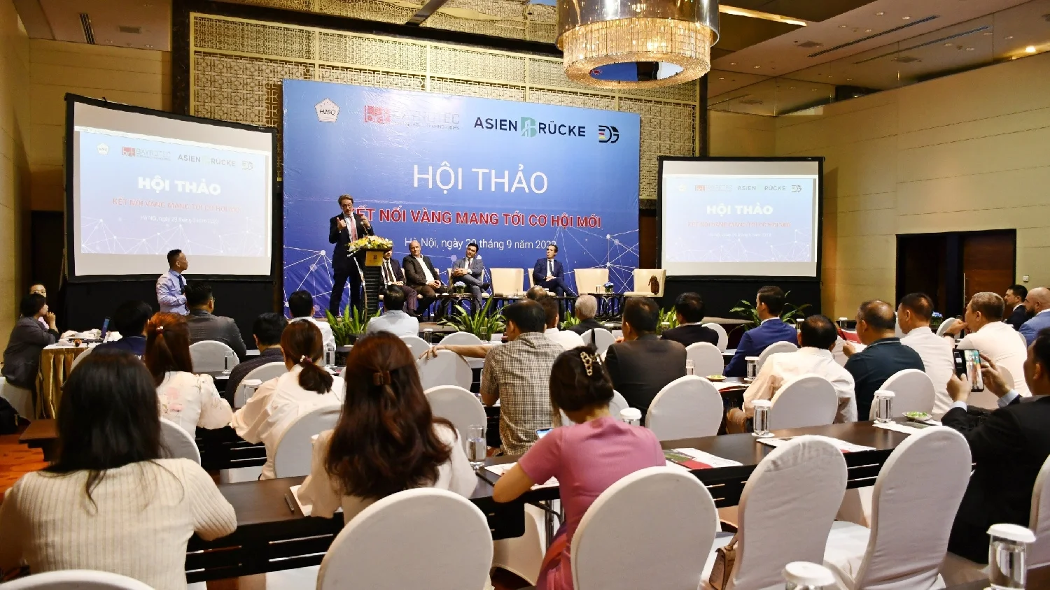 VIBM THAM GIA HỘI THẢO KẾT NỐI CƠ HỘI HỢP TÁC VỀ VẬT LIỆU CÔNG TRÌNH GIAO THÔNG VỚI CÁC ĐỐI TÁC ĐỨC