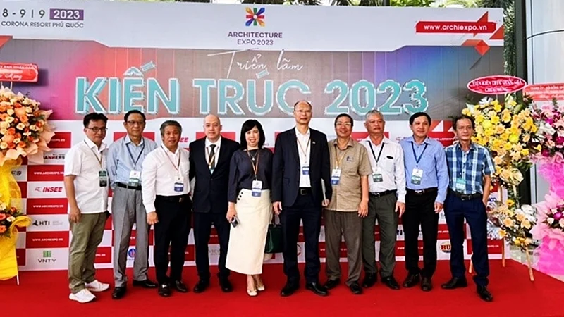 VIBM THAM GIA TRIỂN LÃM EXPO KIẾN TRÚC 2023 VÀ ĐỒNG CHỦ TRÌ HỘI THẢO VỀ “VAI TRÒ CỦA VẬT LIỆU CÔNG NGHỆ TRONG TẠO LẬP KHÔNG GIAN SỐNG”
