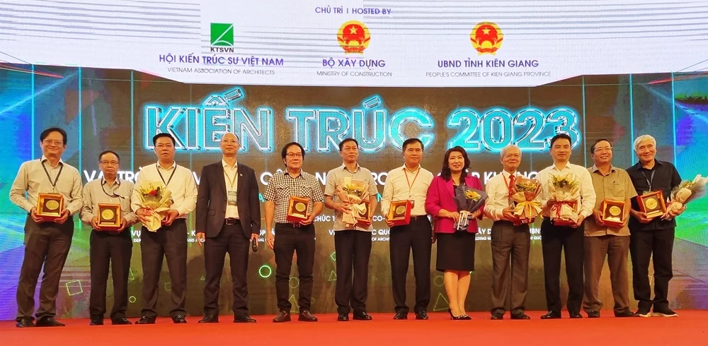 VIBM THAM GIA TRIỂN LÃM EXPO KIẾN TRÚC 2023 VÀ ĐỒNG CHỦ TRÌ HỘI THẢO VỀ “VAI TRÒ CỦA VẬT LIỆU CÔNG NGHỆ TRONG TẠO LẬP KHÔNG GIAN SỐNG”